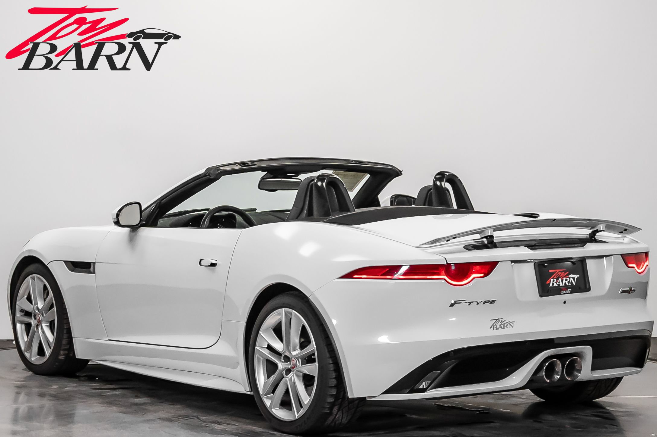 Used 2016 Jaguar F-TYPE S image 3