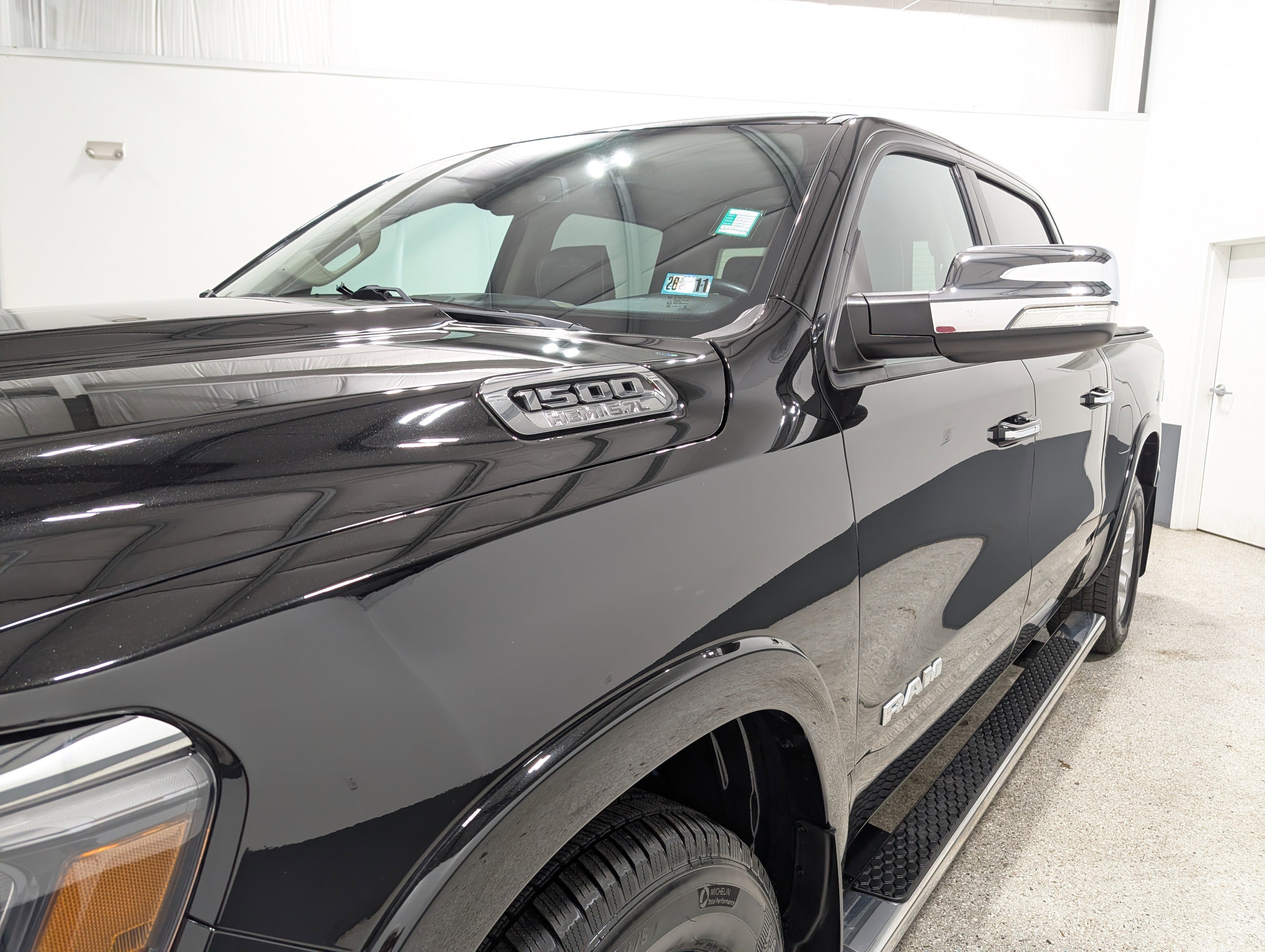 Used 2019 RAM 1500 Laramie image 7