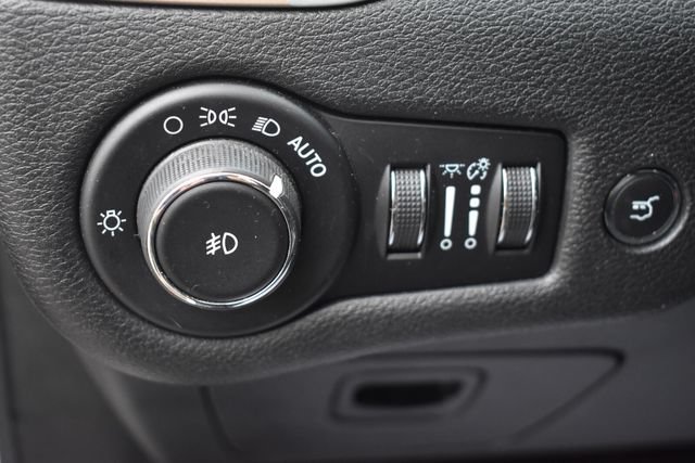 Used 2018 Jeep Cherokee Limited w/ High Altitude Package FWD image 22