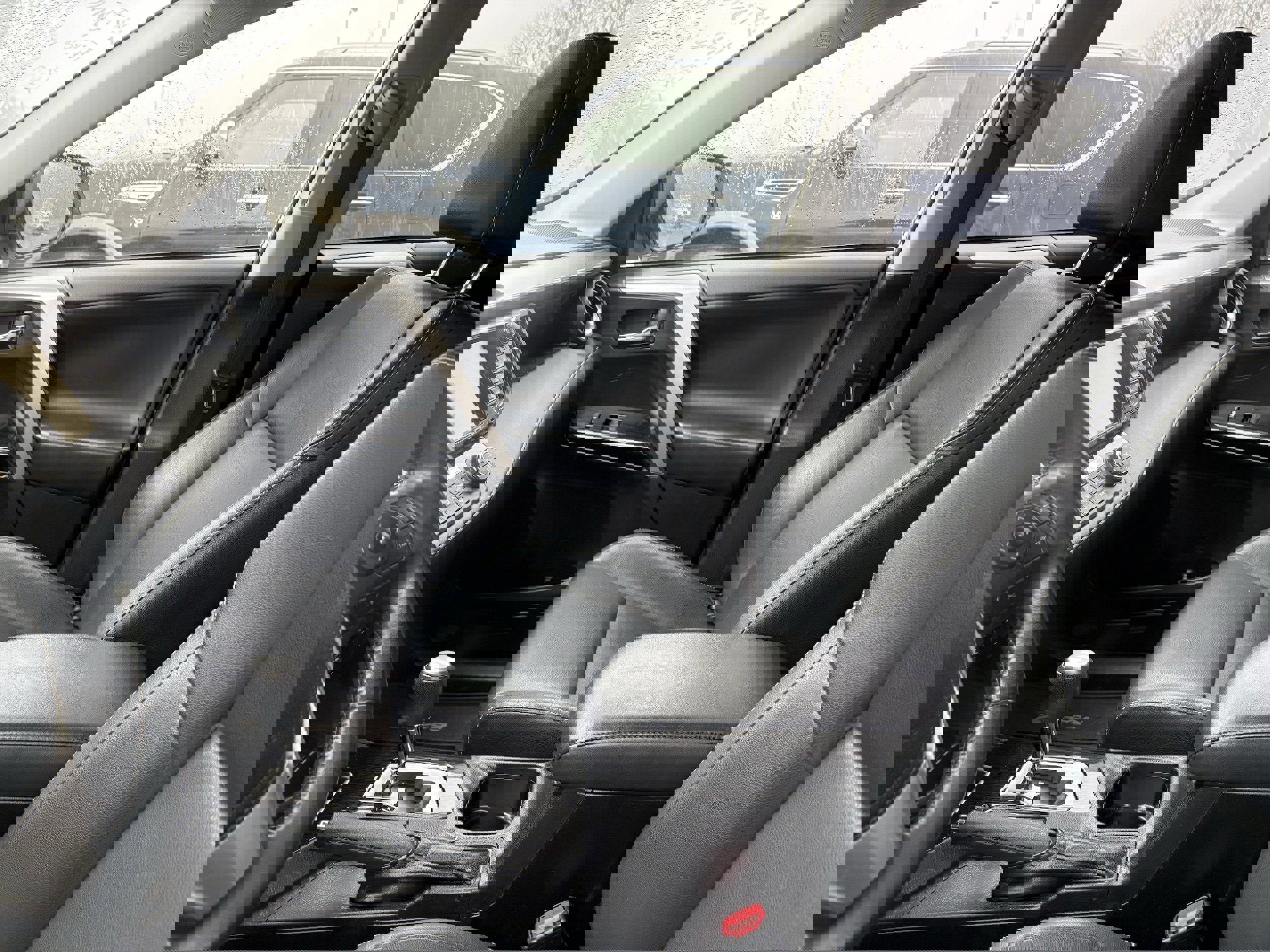 Used 2018 Toyota RAV4 Limited w/ Advanced Technology Package image 8