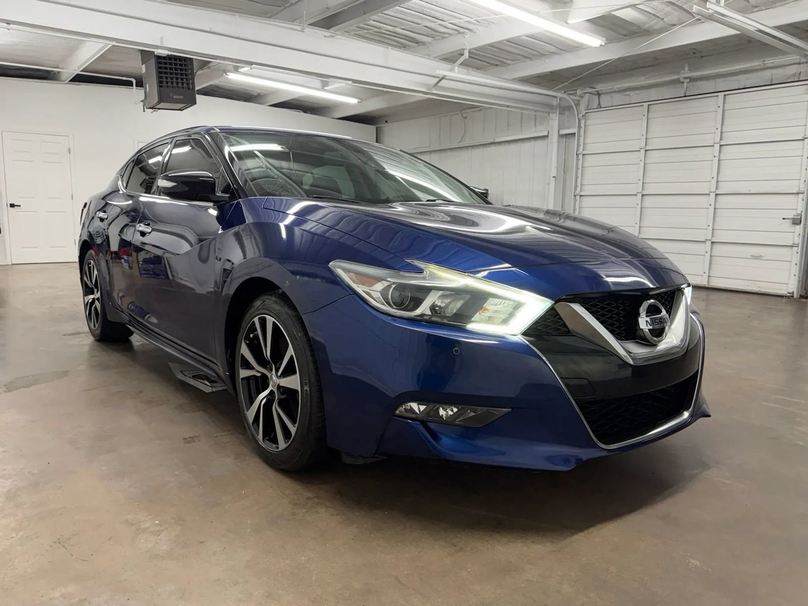 Used 2017 Nissan Maxima 3.5 SV FWD image 2