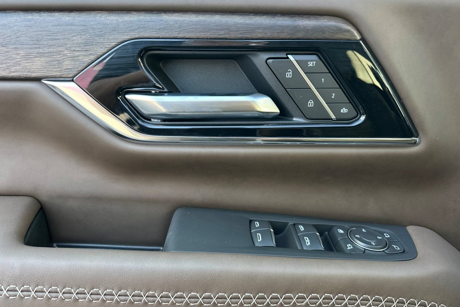 New 2026 GMC Yukon XL Denali Ultimate AWD/4WD image 8