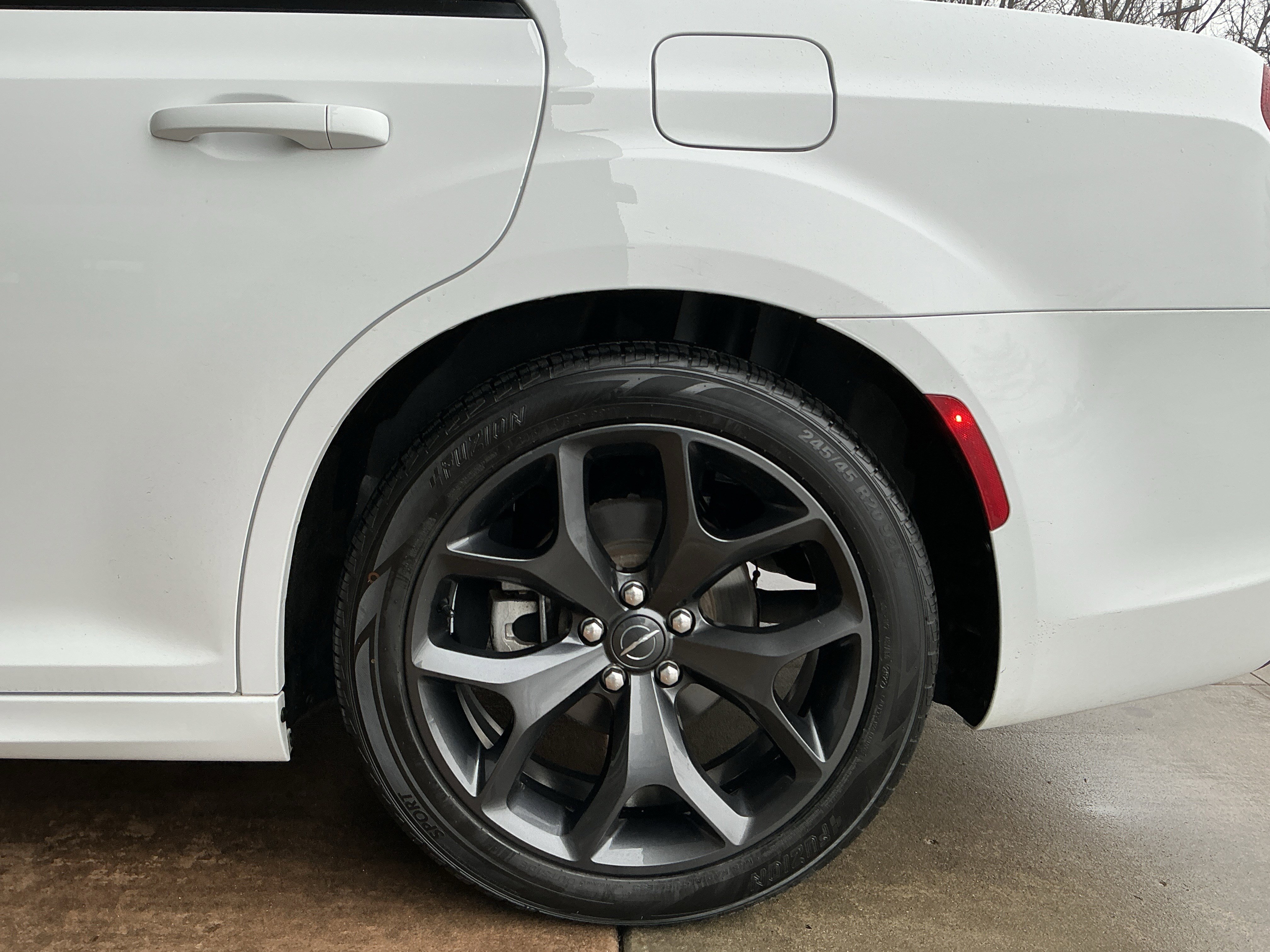 Used 2021 Chrysler 300 Touring L image 23