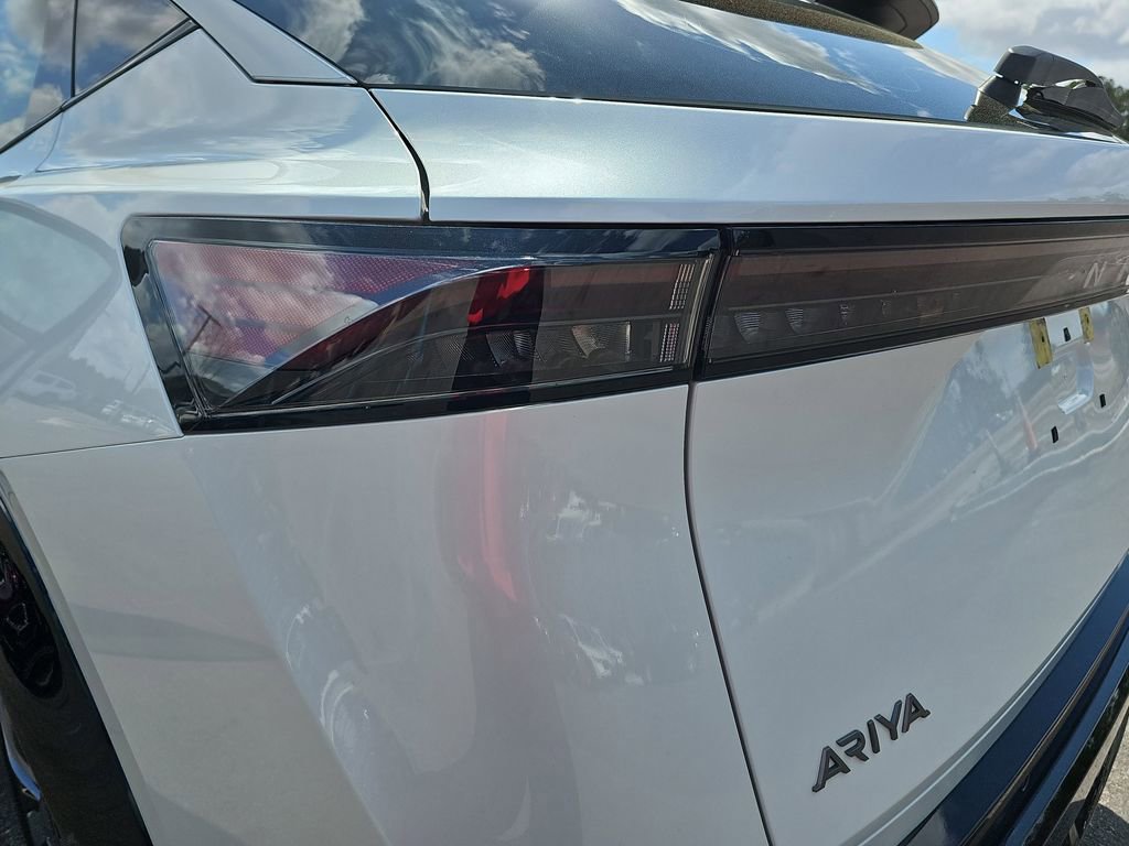 Used 2023 Nissan Ariya FWD image 36