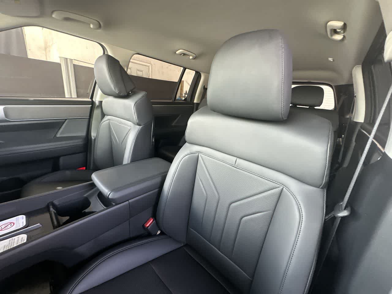 New 2027 Hyundai Santa Fe SEL FWD image 14