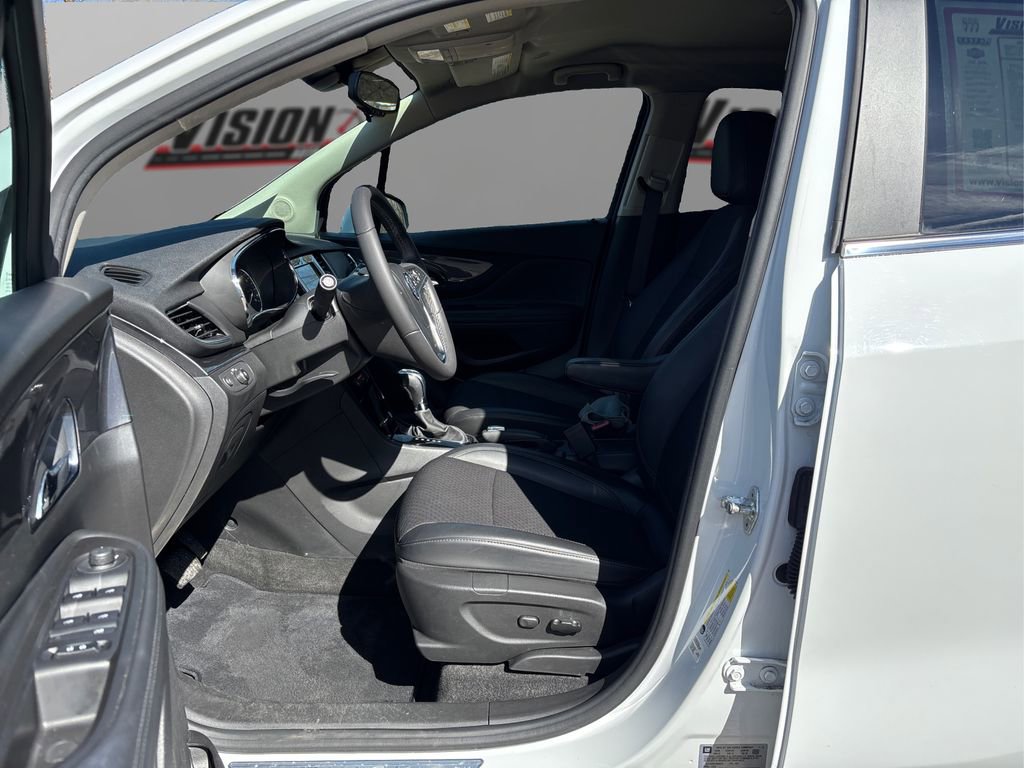 Used 2022 Buick Encore Preferred w/ Safety Package image 9