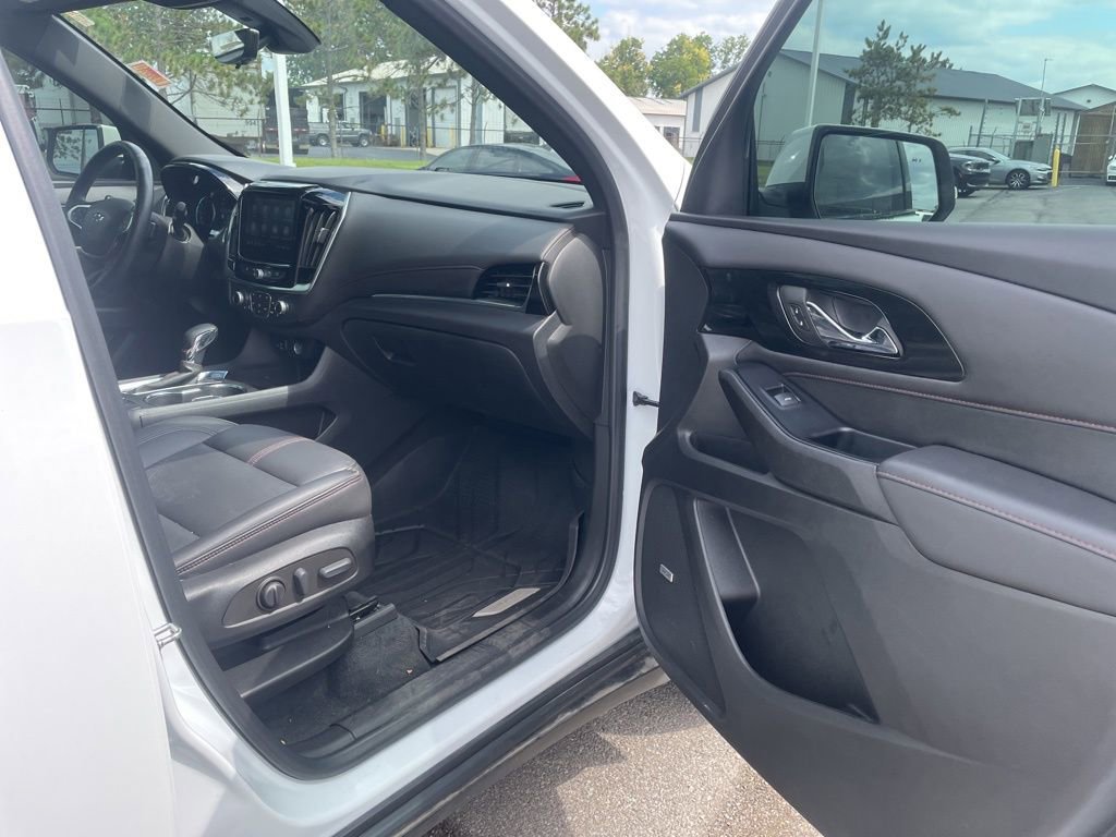 Used 2023 Chevrolet Traverse RS w/ LPO, Floor Liner Package image 44