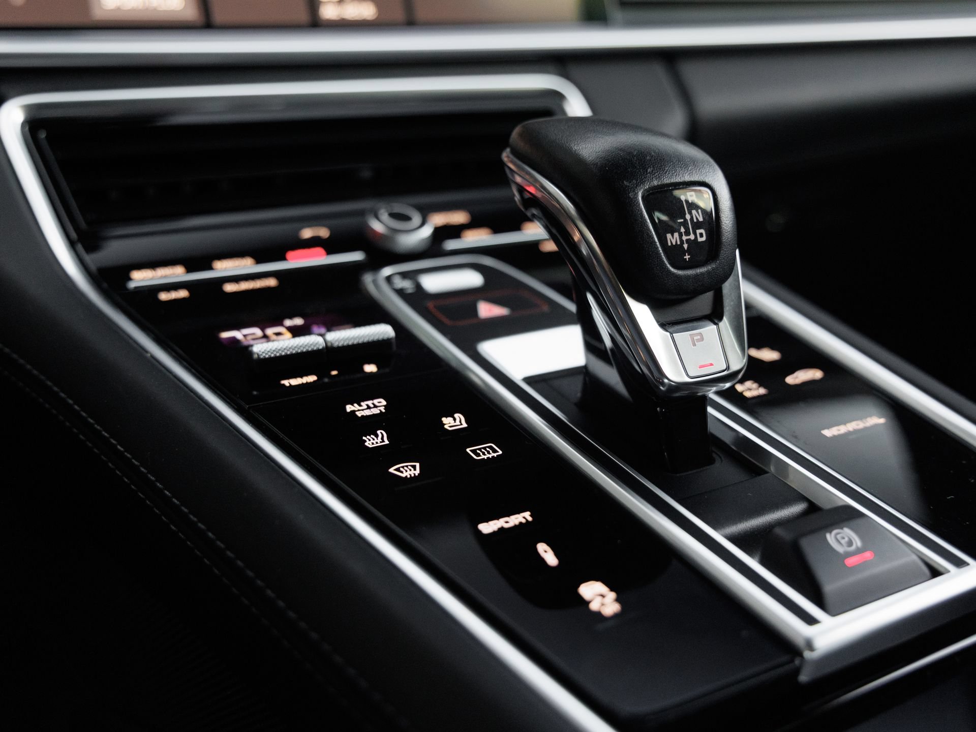 Certified 2018 Porsche Panamera 4S AWD/4WD image 21