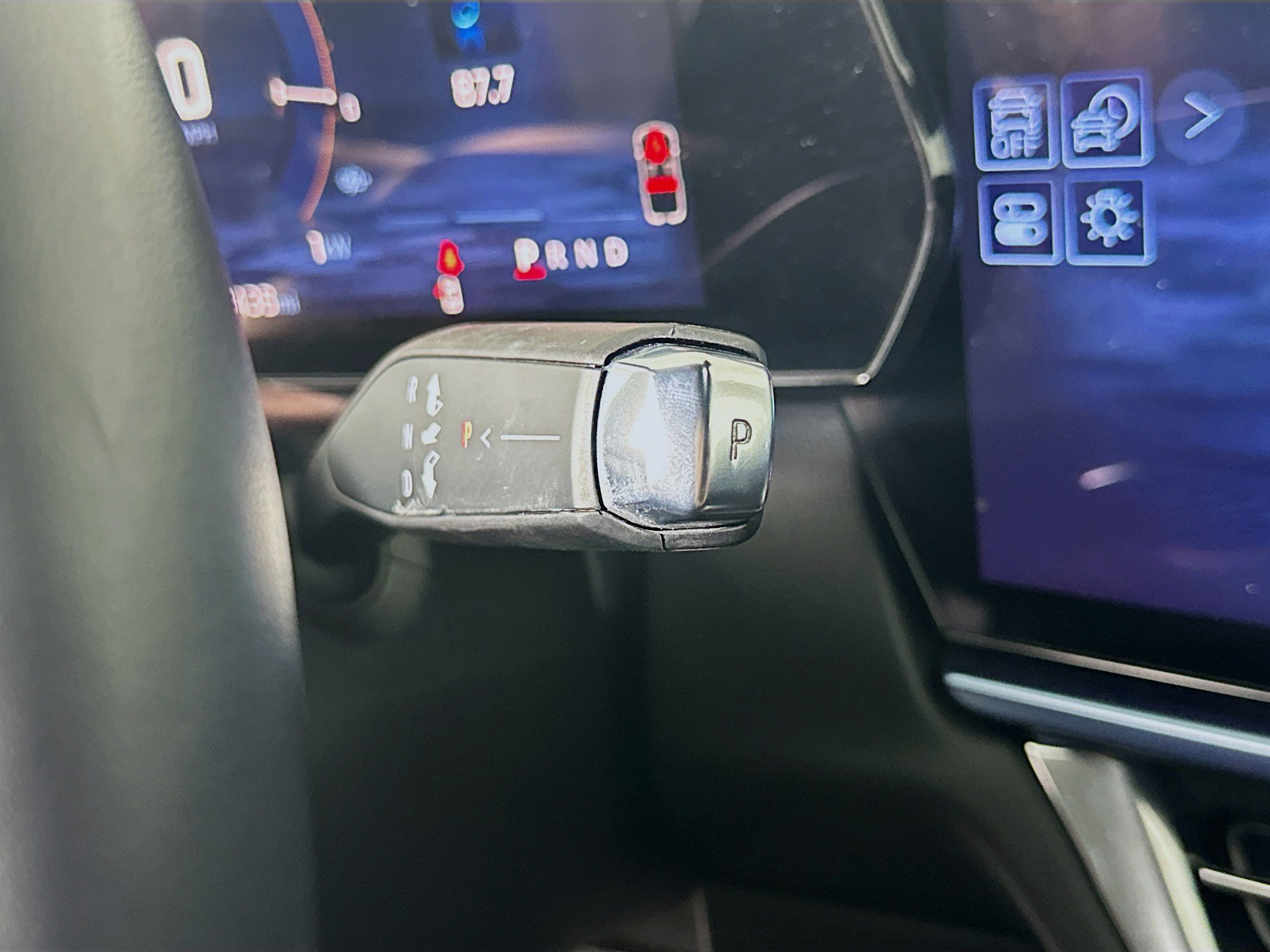 Used 2025 Chevrolet Equinox EV LT w/ Convenience Package image 25