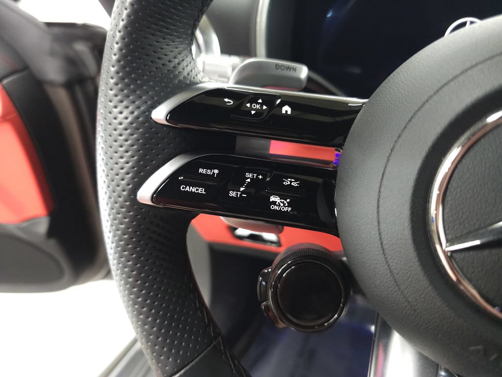 Used 2022 Mercedes-Benz SL 55 AMG 4MATIC w/ Driver Assistance Package image 12
