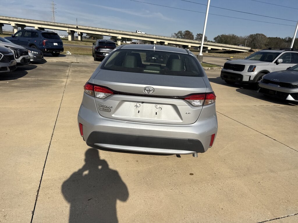 Used 2022 Toyota Corolla LE image 23