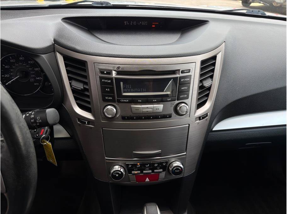 Used 2012 Subaru Outback 2.5i Premium AWD/4WD image 16
