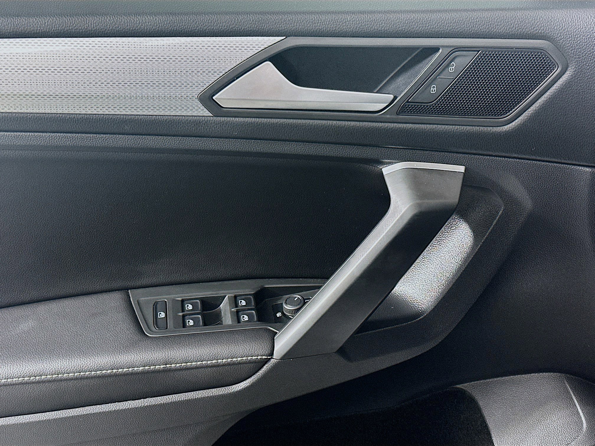 Used 2024 Volkswagen Tiguan S w/ MDO Package, Three-Row image 15