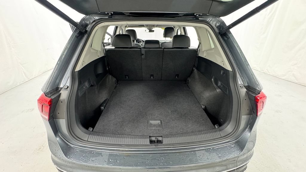 Used 2024 Volkswagen Tiguan SE AWD/4WD image 15