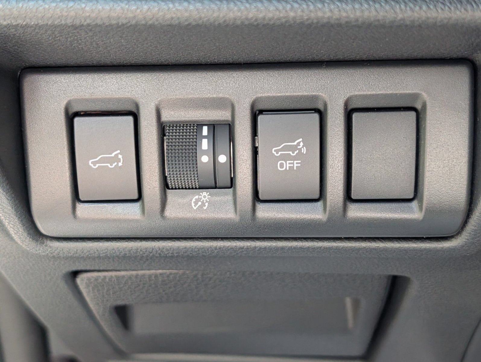 Certified 2025 Subaru Outback Limited AWD/4WD image 10
