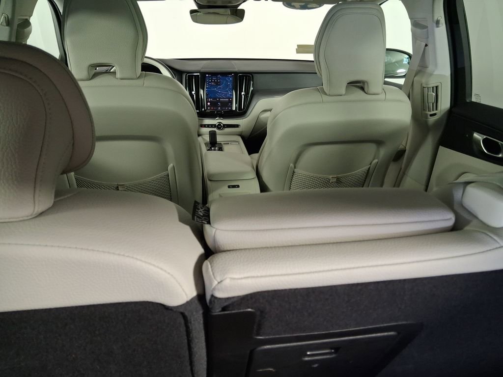 Certified 2024 Volvo XC60 B5 Core w/ Climate Package AWD/4WD image 15