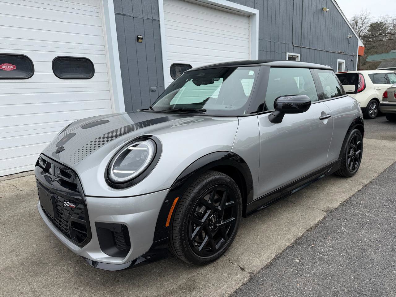 Used 2025 MINI Cooper S image 1