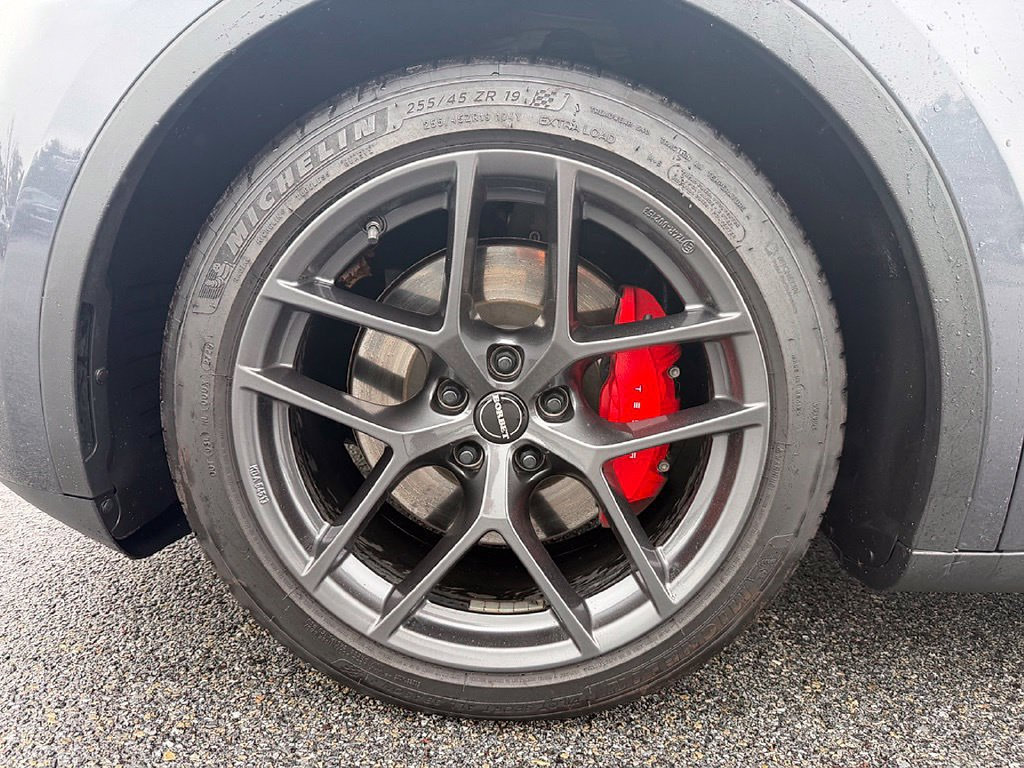 Used 2023 Tesla Model Y Performance AWD/4WD image 19