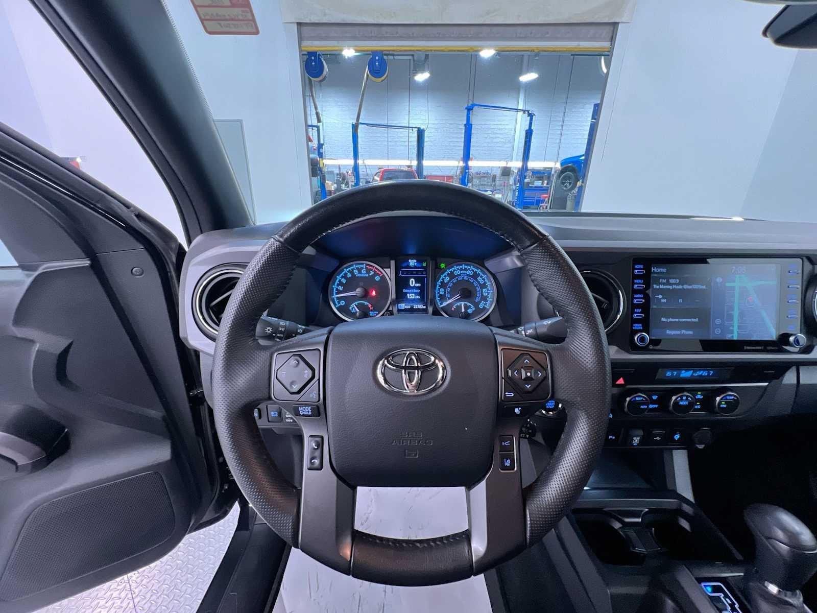 Used 2023 Toyota Tacoma TRD Off-Road w/ Advanced Technology Package AWD/4WD image 15
