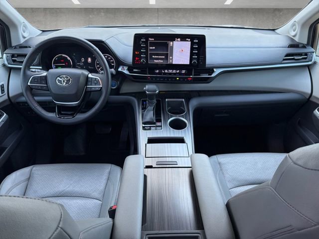 Used 2022 Toyota Sienna Limited image 20