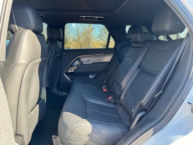 Used 2025 Land Rover Range Rover Sport SE image 14