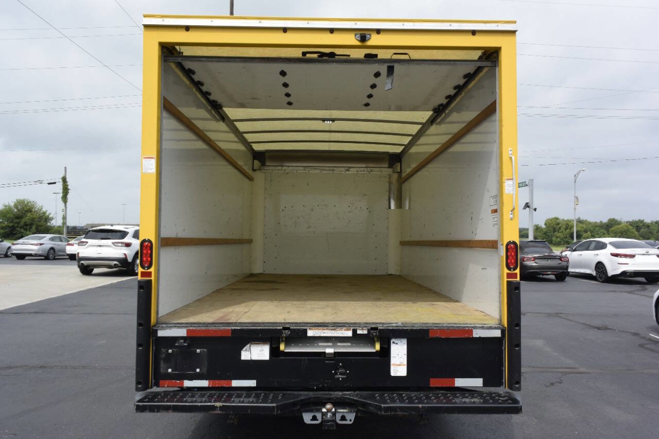 Used 2021 GMC Savana 3500 Extended w/ Power Convenience Package image 32