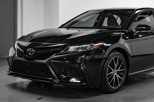 Used 2022 Toyota Camry SE FWD image 7