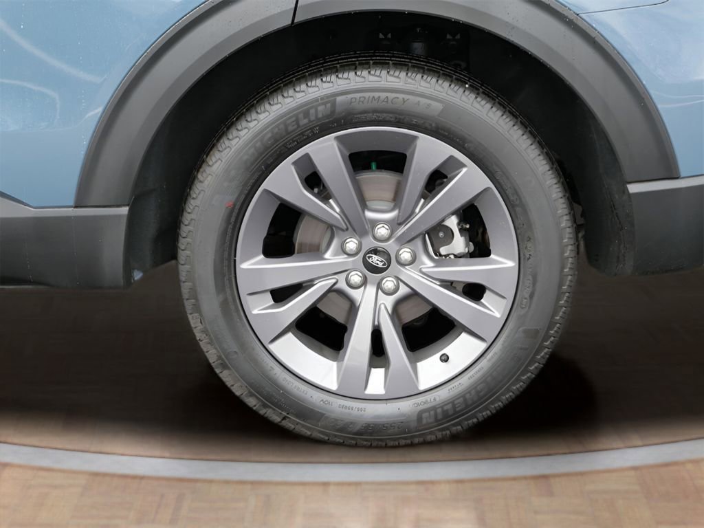 Used 2025 Ford Explorer Active w/ Active Comfort Package image 9