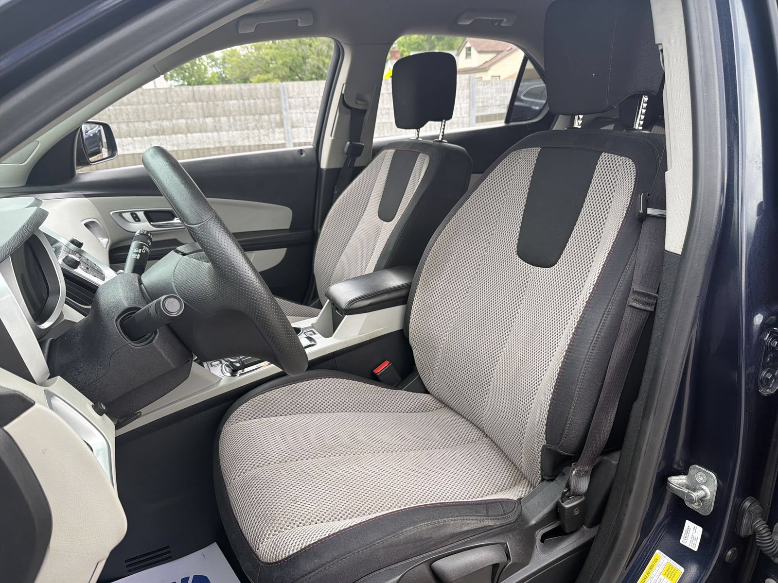 Used 2017 Chevrolet Equinox LT FWD image 19