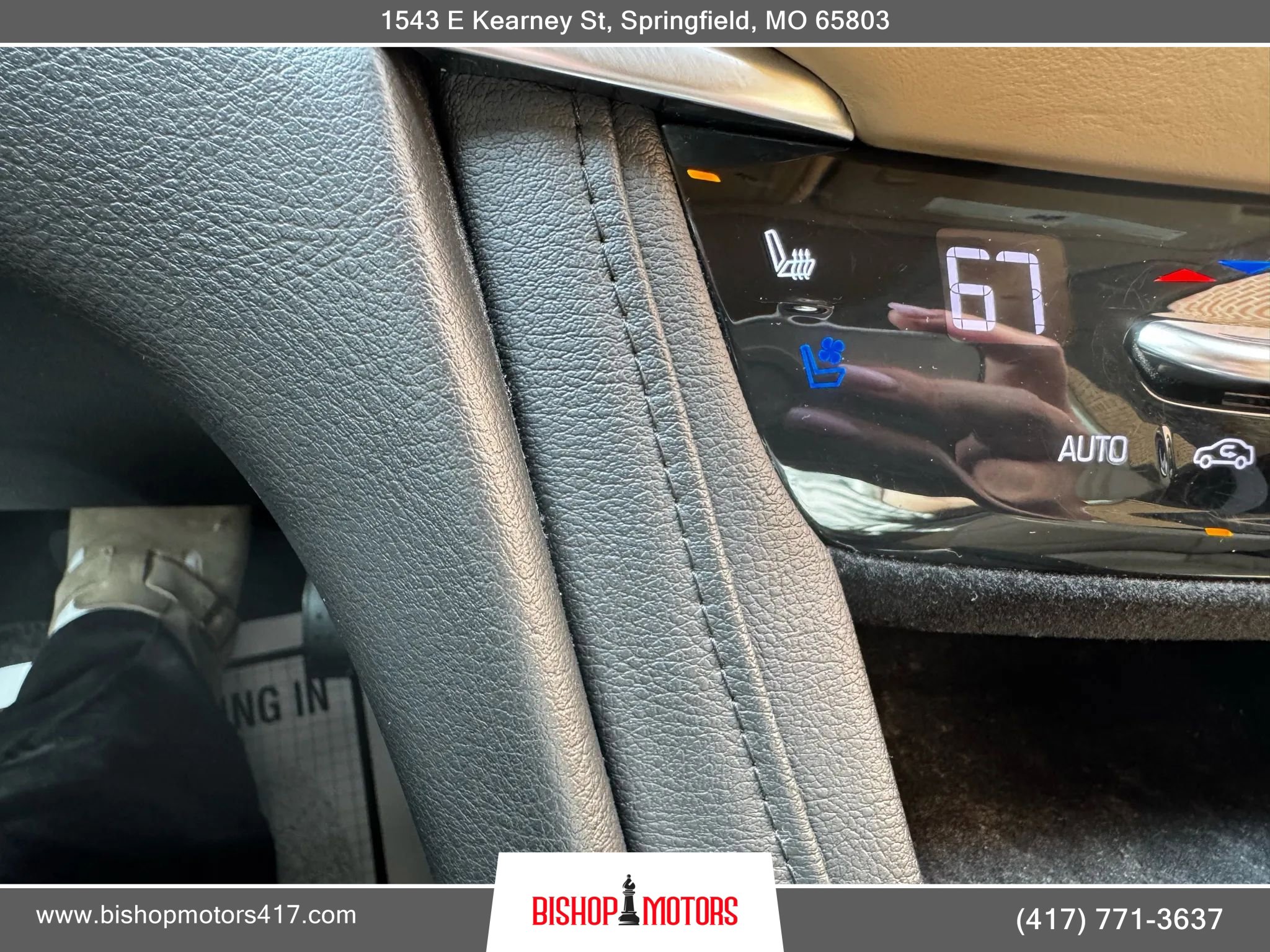 Used 2017 Cadillac XT5 Platinum w/ Driver Assist Package image 30