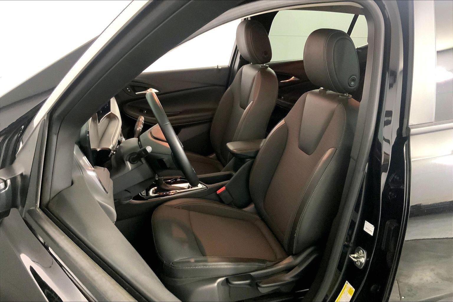 Used 2025 Buick Encore GX Preferred AWD/4WD image 23