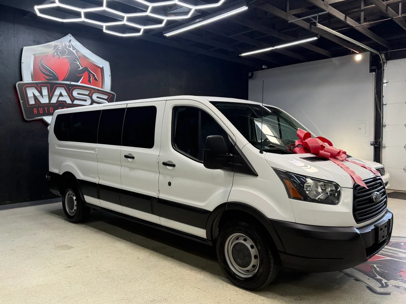 Used 2018 Ford Transit 350 XL RWD image 9