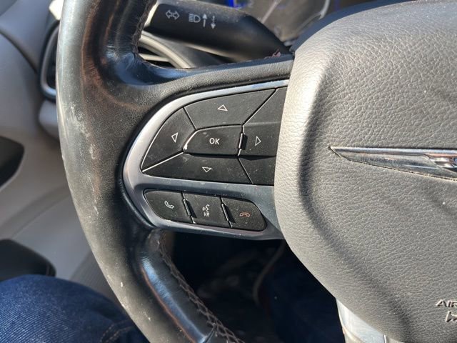 Used 2020 Chrysler Pacifica Touring-L image 33