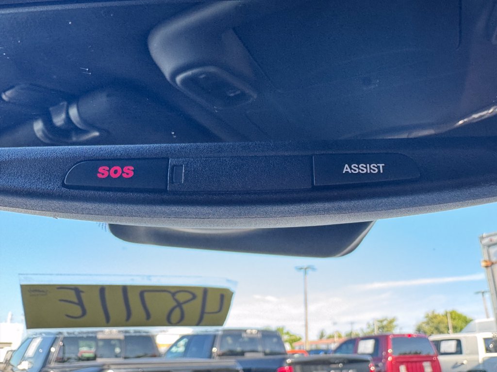 Used 2024 Chrysler Pacifica Pinnacle FWD image 28