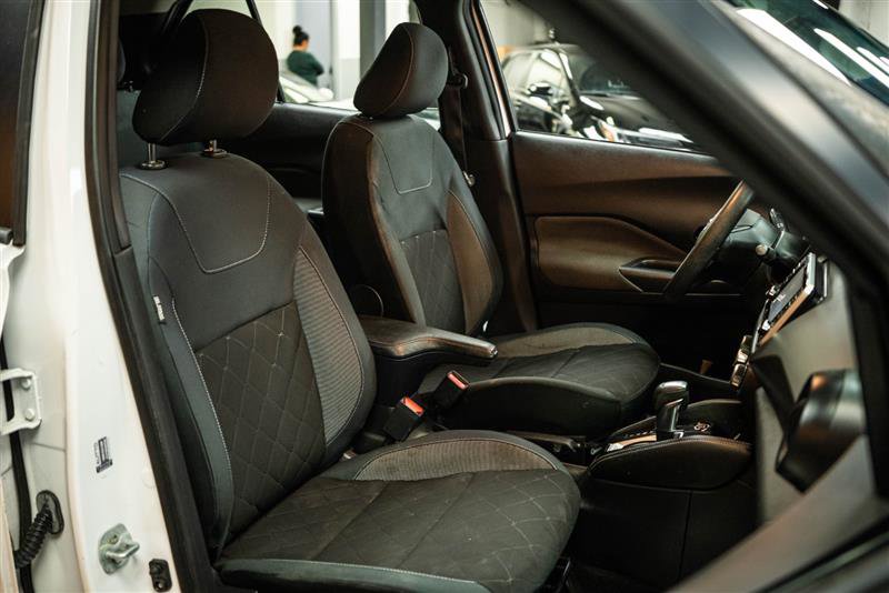 Used 2019 Nissan Kicks S image 11
