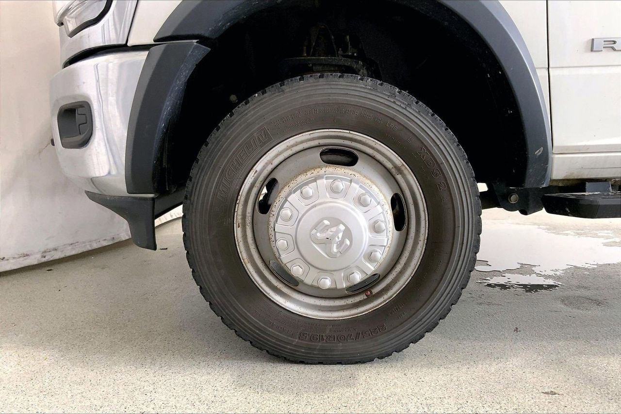 Used 2022 RAM 5500 Tradesman w/ Chrome Appearance Group image 6