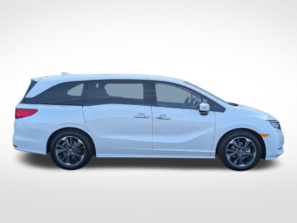 Used 2023 Honda Odyssey Elite image 2