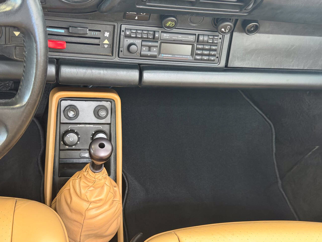 Used 1988 Porsche 911 Carrera RWD image 33