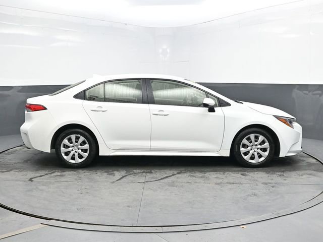 Used 2023 Toyota Corolla LE w/ Carpet Mat Package (TMS) FWD image 8