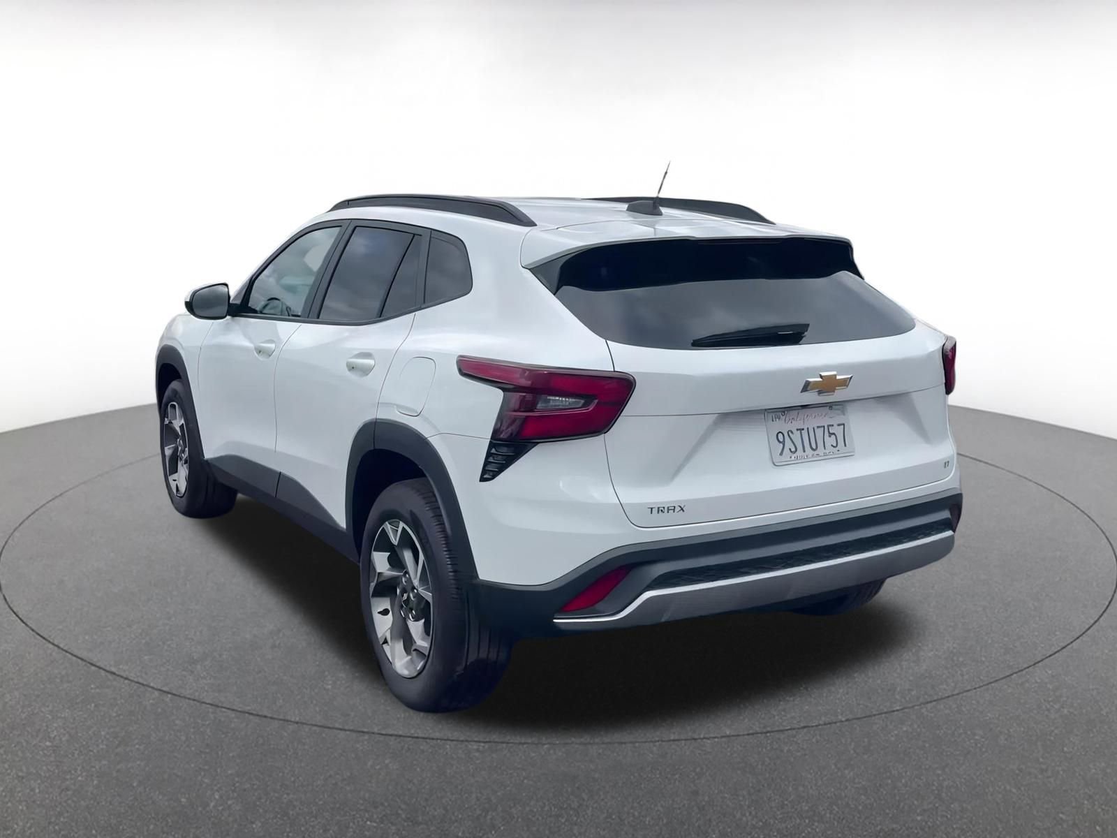 Used 2025 Chevrolet Trax LT image 11