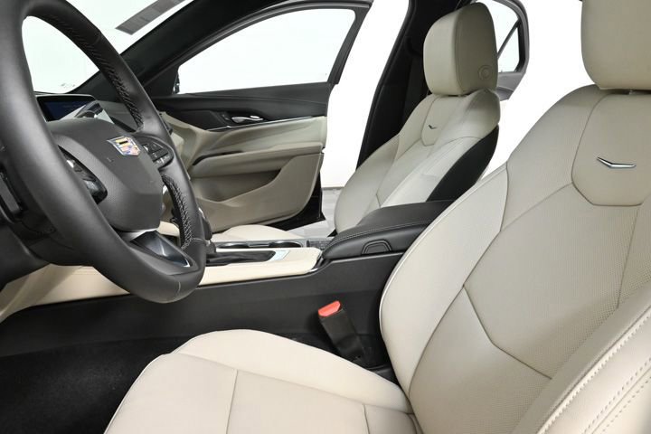 New 2025 Cadillac CT4 Premium Luxury image 8