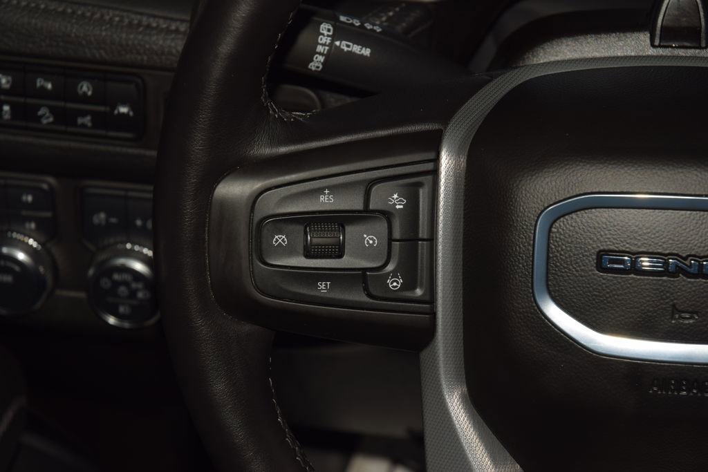 Used 2024 GMC Yukon XL Denali w/ Advanced Technology Package image 38