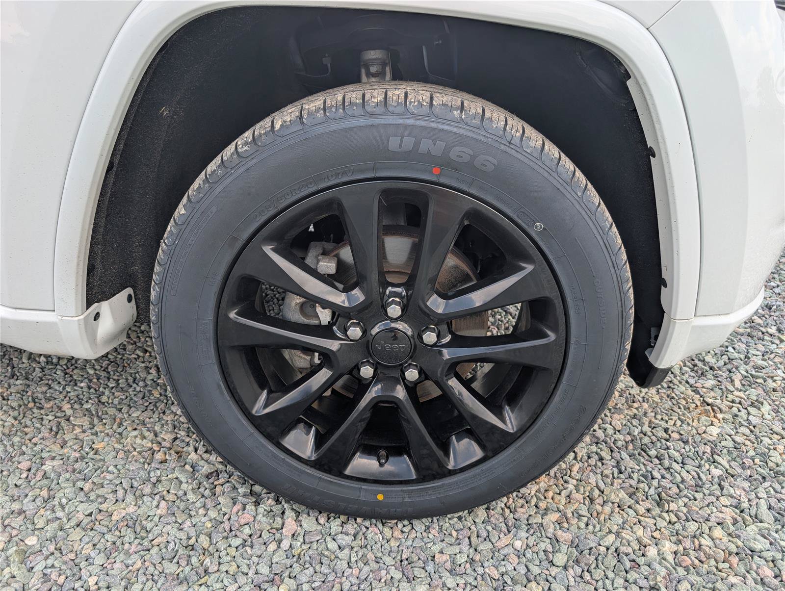 Used 2020 Jeep Grand Cherokee Altitude AWD/4WD image 9