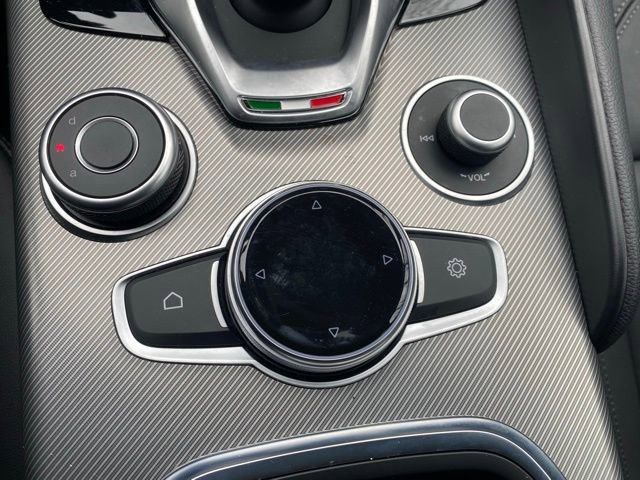 Used 2024 Alfa Romeo Giulia Ti image 33