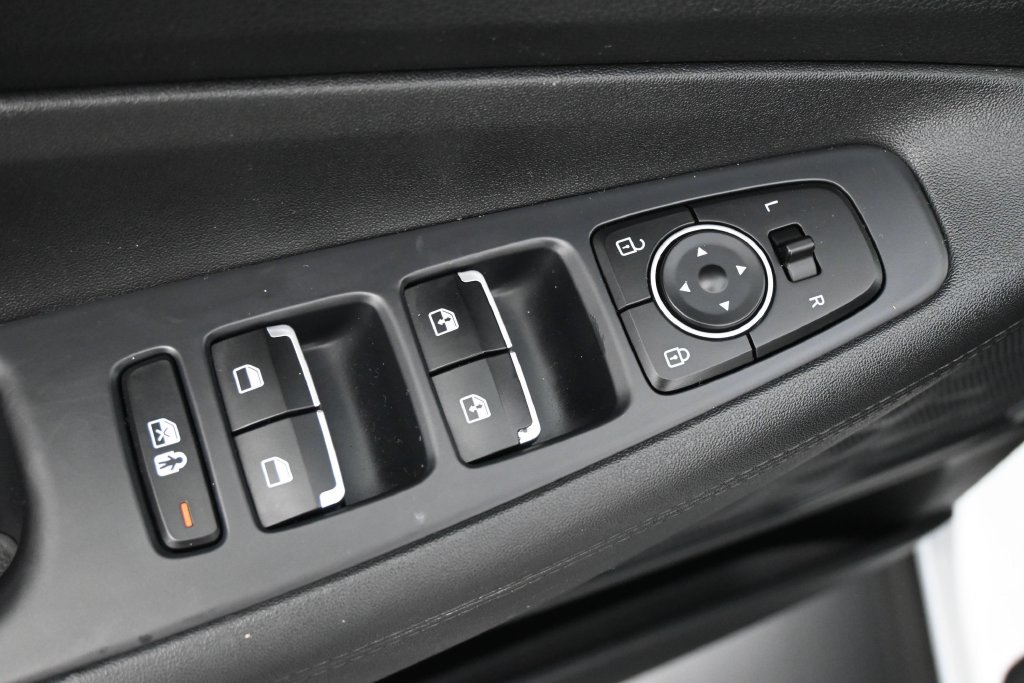 Used 2023 Hyundai Santa Fe SEL FWD image 4