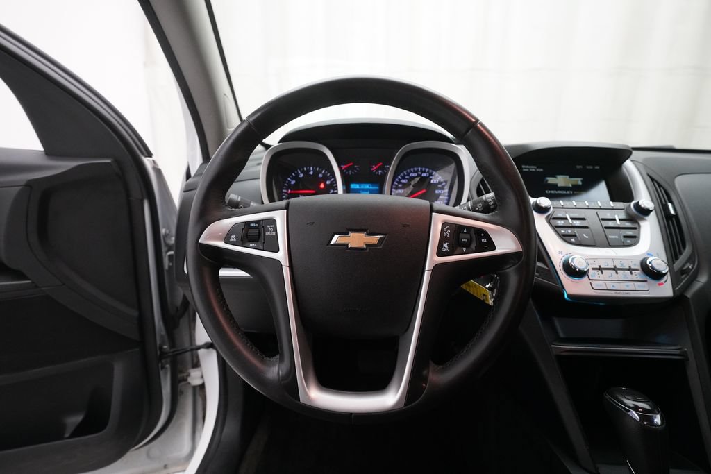 Used 2017 Chevrolet Equinox LT w/ Convenience Package FWD image 4