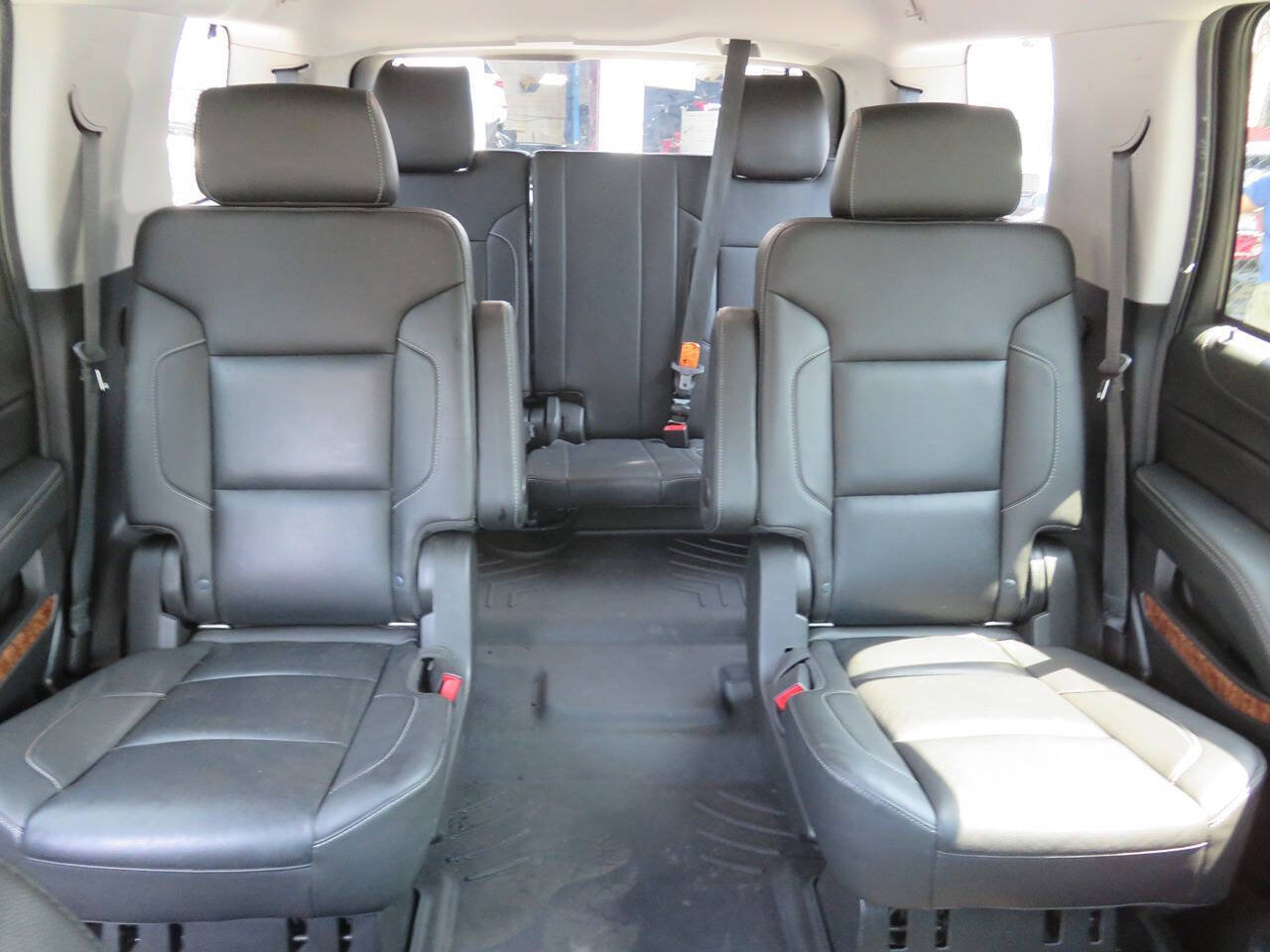 Used 2018 Chevrolet Tahoe Premier AWD/4WD image 25