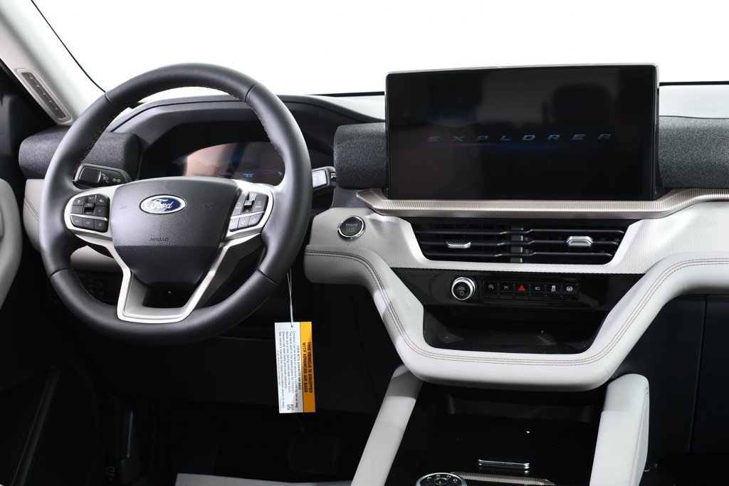 New 2025 Ford Explorer Active w/ Active Comfort Package image 8