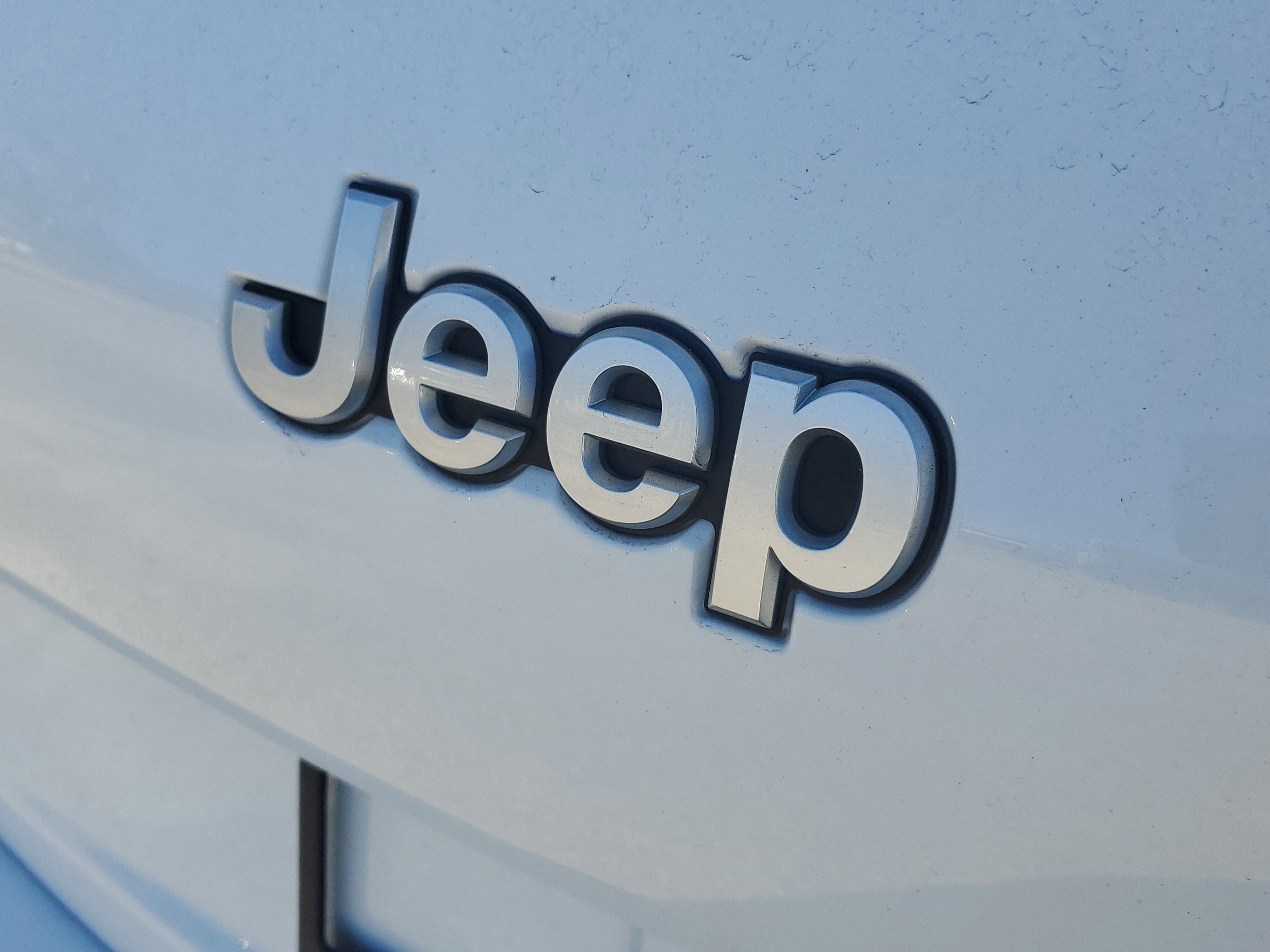 Used 2025 Jeep Grand Cherokee L Overland w/ Luxury Tech Group IV image 9