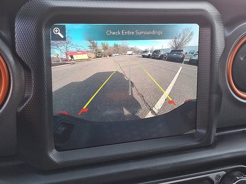 Used 2023 Jeep Gladiator Mojave w/ LED Lighting Group AWD/4WD image 4